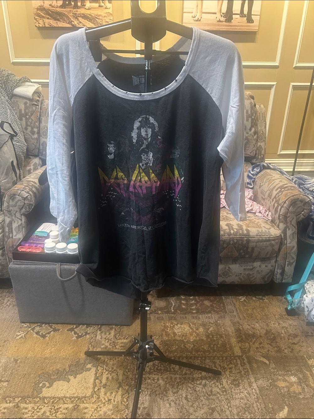 Black & White Raglan Graphic Shirt - Def Leppard
